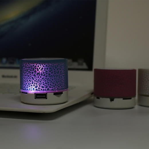 通用无线迷你蓝牙音乐夜光音箱通用便捷裂纹蓝牙收钱音箱LED低音炮u盘插卡 商品图4