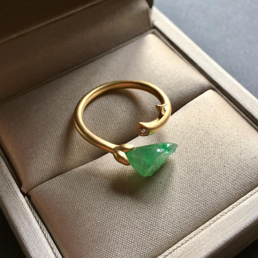 冰种阳绿翡翠莲蓬戒指18k黄金镶嵌