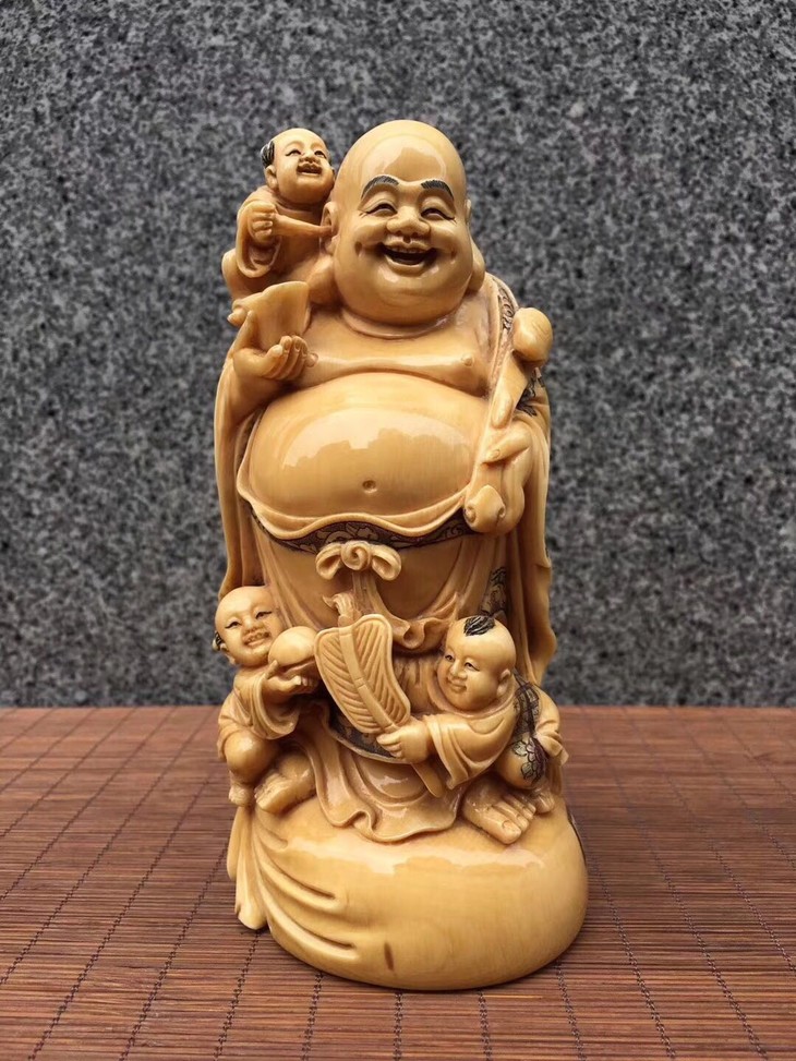 400855猛犸象牙做旧彩绘童子戏弥勒摆件