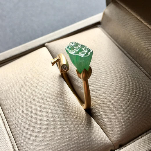 冰种阳绿翡翠莲蓬戒指18k黄金镶嵌