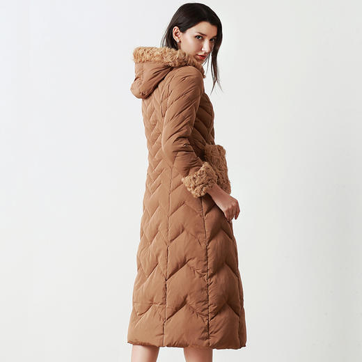 EITIE爱特爱品牌女装冬款时尚加厚保暖鹅绒连帽羽绒服长款5611314 商品图4