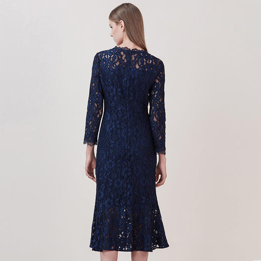 EITIE爱特爱品牌女装新款修身显瘦V领中腰蕾丝连衣裙中长裙5807535 商品图4