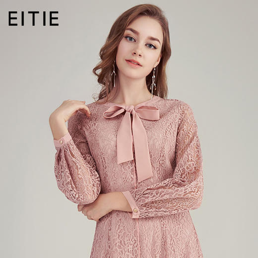EITIE爱特爱品牌女装秋款长袖镂空蕾丝连衣裙时尚绣花A字裙C1807178 商品图0