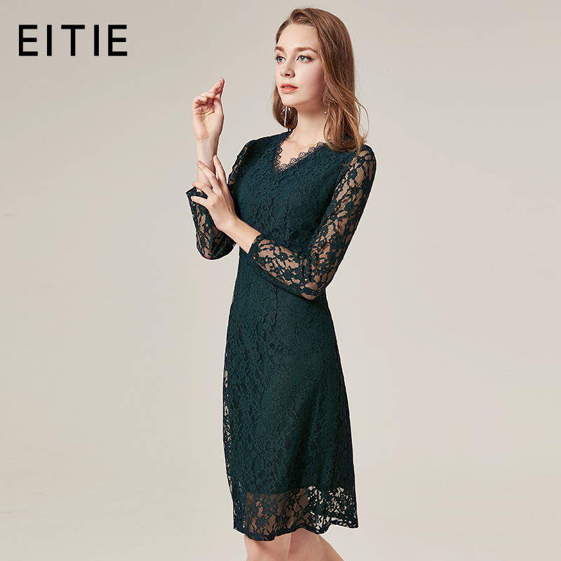 EITIE爱特爱品牌女装秋季商场同款时尚修身V领蕾丝连衣裙短裙5807525