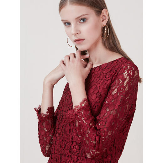 EITIE爱特爱品牌女装新款时尚优雅蕾丝连衣裙圆领低腰中裙5807534 商品图3