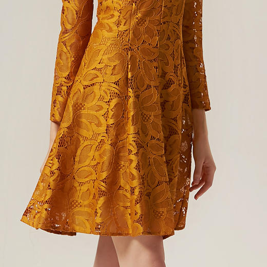 EITIE爱特爱品牌女装秋款修身镂空蕾丝长袖连衣裙气质短裙5807506 商品图4