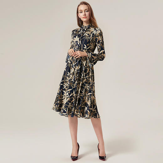 EITIE爱特爱品牌女装修身显瘦喇叭袖立领印花连衣裙中裙5807516 商品图2
