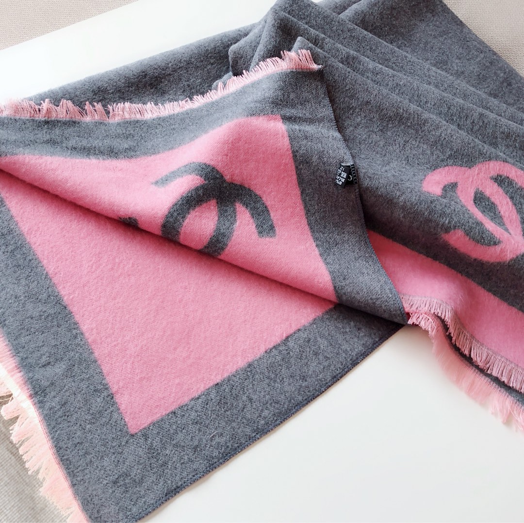 小香双c拉绒围巾8102103