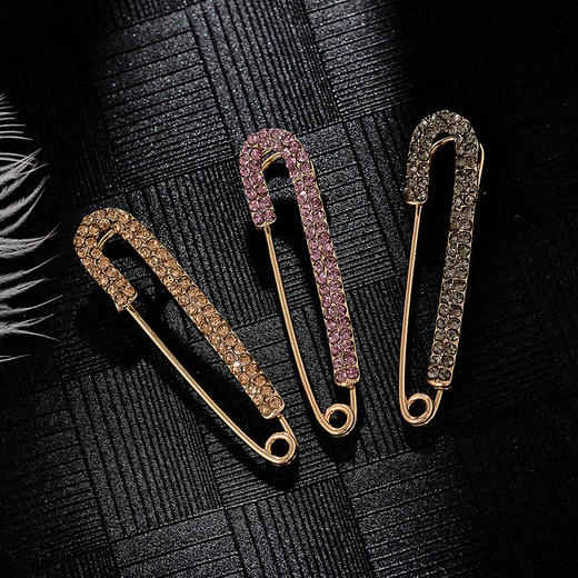 六鑫珠宝 韩版时尚开衫毛衣大别针水钻胸针