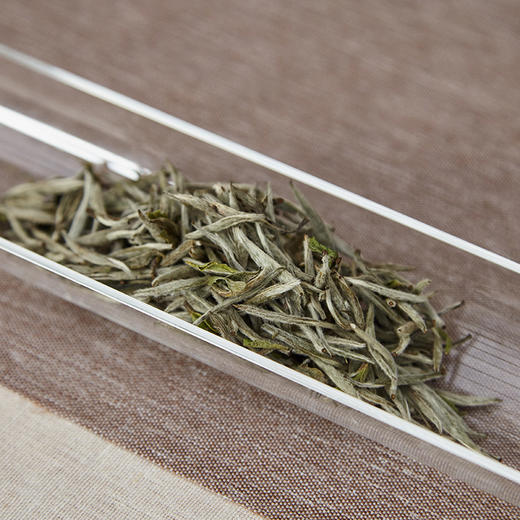 自家系列丨2018年 白毫银针 朋悦 特级 50g盒 商品图1