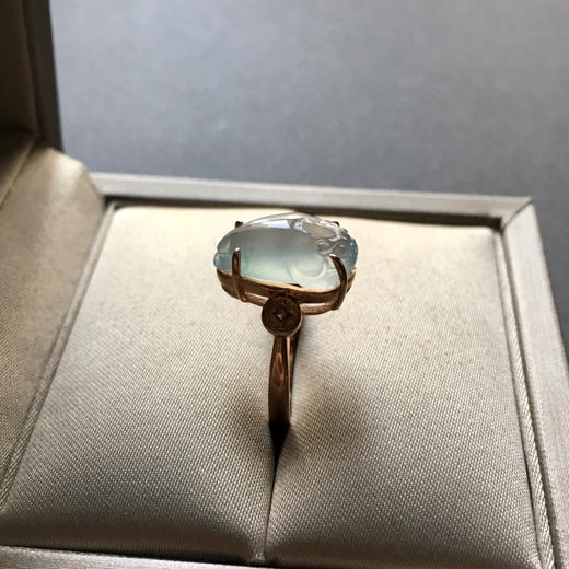 高冰到玻璃种翡翠金蟾戒指18k玫瑰金镶嵌 商品图5