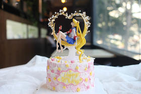 女孩款  美少女战士 坐着月亮的水兵月