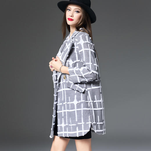 【服饰鞋包】秋冬外套女装欧美格纹西装领A字摆大衣 商品图2