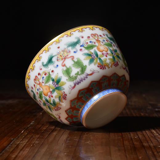 粉彩福禄缠身描金主人杯