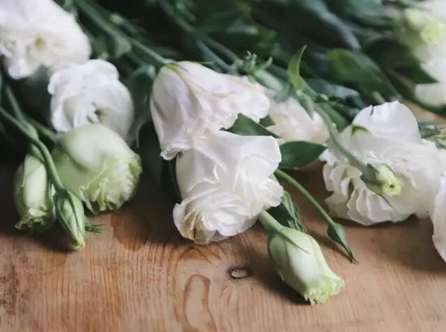 云南昆明空运鲜花洋桔梗随机3色花束下单后48小时发货