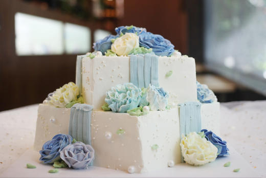 女士款  蓝色系  方形礼物盒  双层  韩式裱花 商品图1