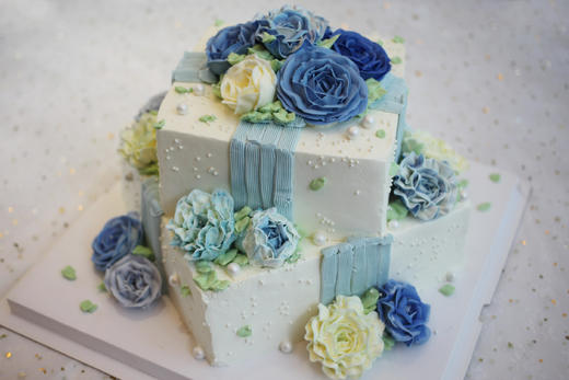 女士款  蓝色系  方形礼物盒  双层  韩式裱花 商品图0