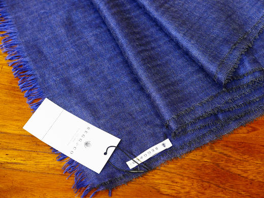 苏格兰羊绒真丝围巾丹宁蓝