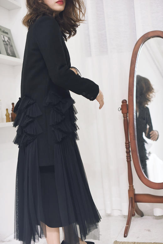 AtelierMissLu / Nicholas 黑色装饰拼纱羊毛大衣 商品图0