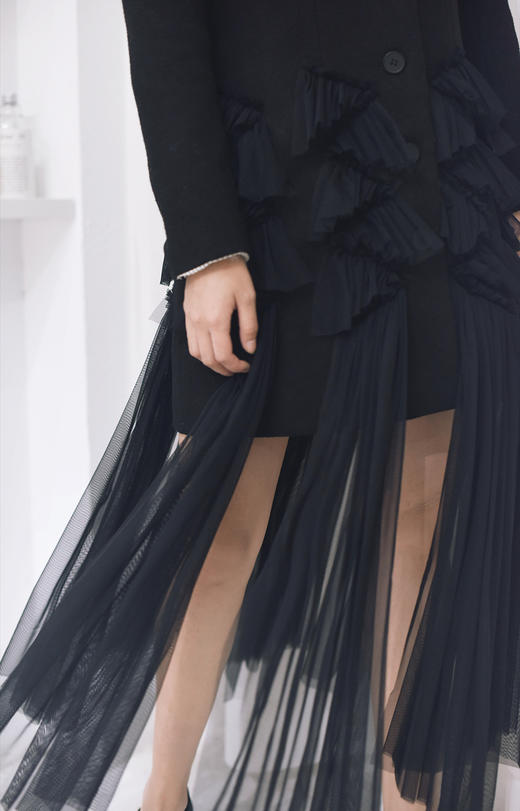 AtelierMissLu / Nicholas 黑色装饰拼纱羊毛大衣 商品图8