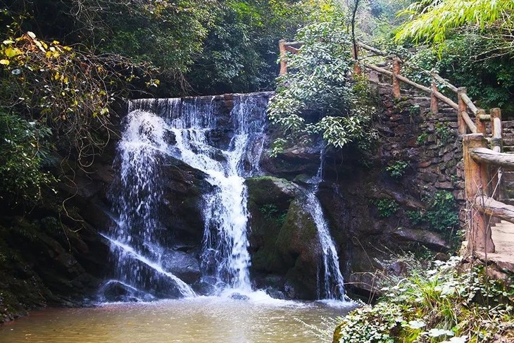 秘境南寶山199元2大1小南寶山門票舒適酒店住宿1晚早餐還有更多驚喜