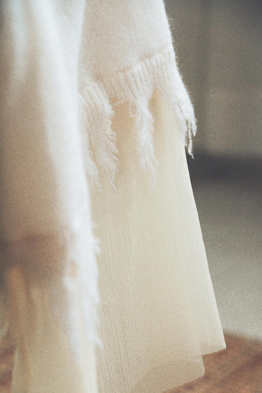AtelierMissLu / Yvette 奶绵白下摆拼纱羊绒吊带裙 商品图9