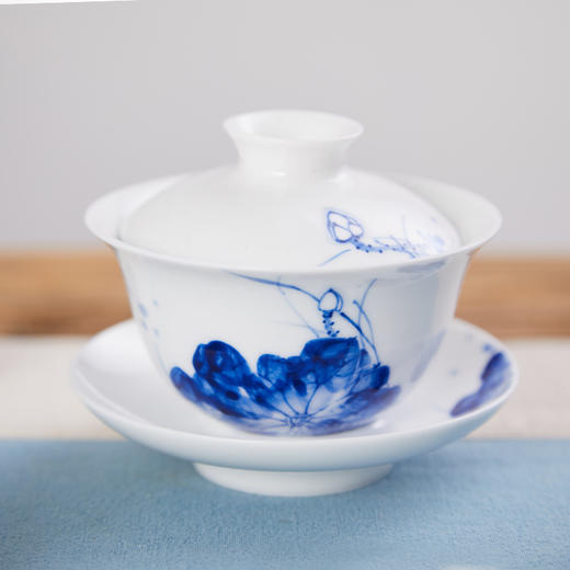 瑞和丨手绘青花瓷景德镇青花瓷 荷花套组 1盖碗1公道6杯 商品图1