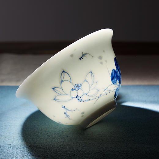瑞和丨手绘青花瓷景德镇青花瓷 荷花套组 1盖碗1公道6杯 商品图7