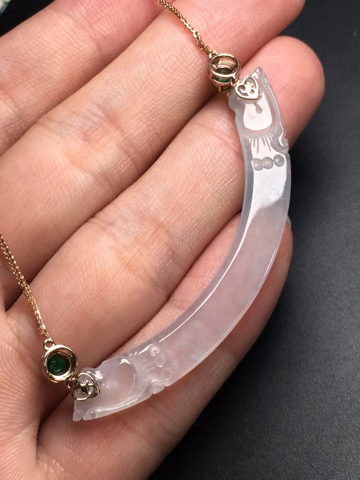 d12603翡翠冰种龙钩锁骨链