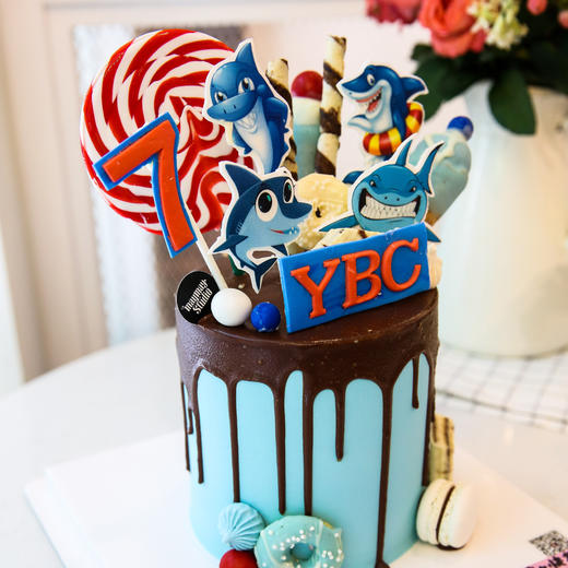 "加高版蓝底巧克力淋面鲨鱼"【巧克力戚风咸奶油蛋糕 无水果夹心】