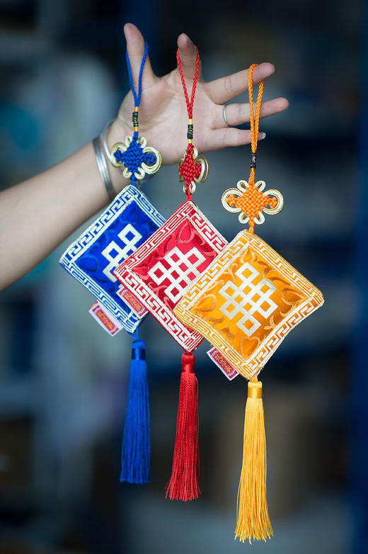 扎洛家藏式香包内含殊胜加持品送礼佳品新年犯太岁防小人手工制作天然