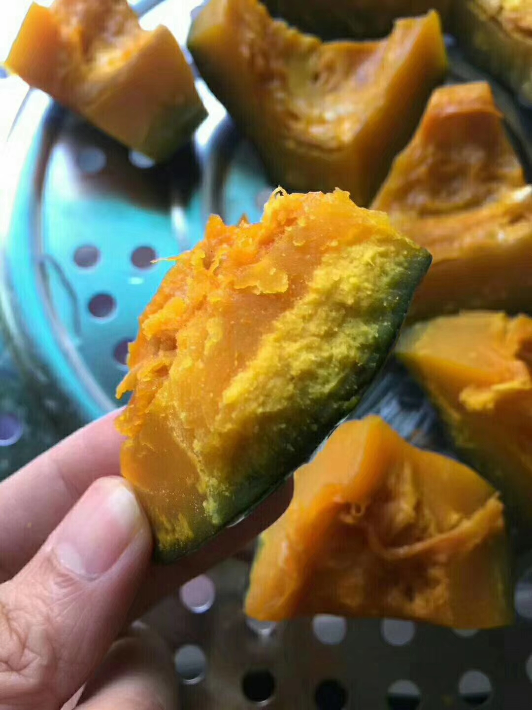 新疆贵族南瓜天生不一样具有板栗般的口感沙甜沙甜的一箱净重10斤左右