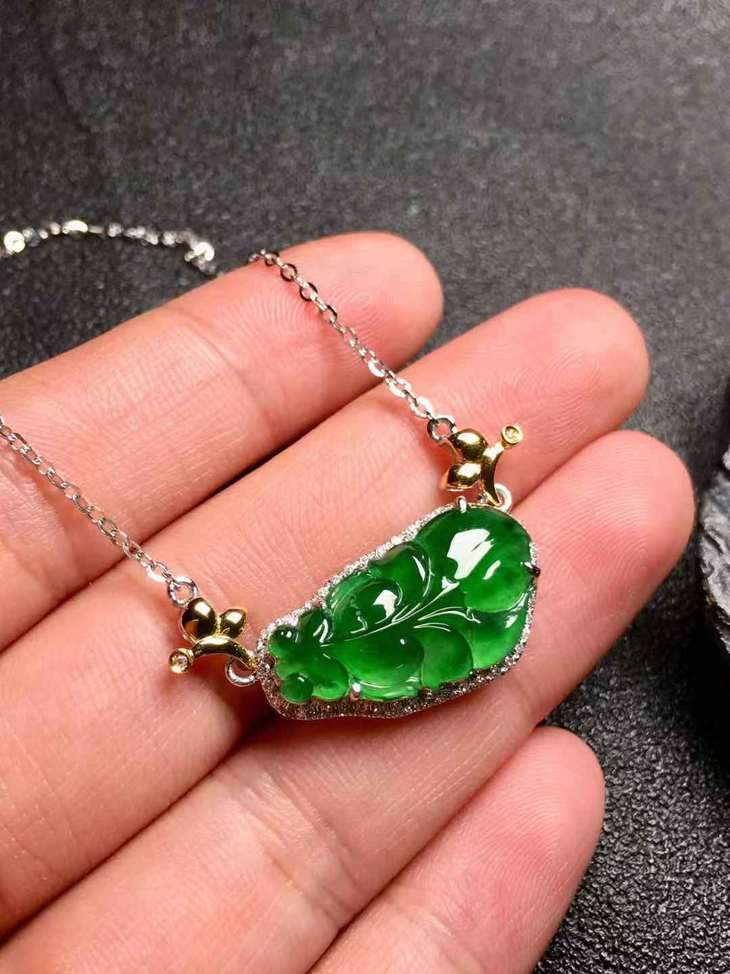 z29480翡翠冰种金鱼锁骨链