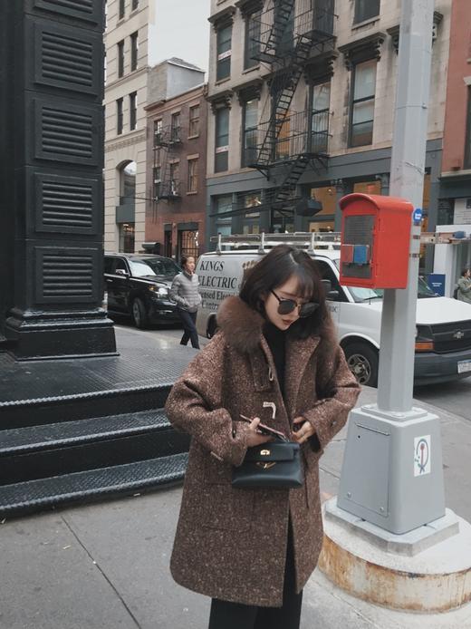 金蘑菇菇 巧克力牛角扣狐狸毛带帽羊毛呢外套特价不退不换 商品图3