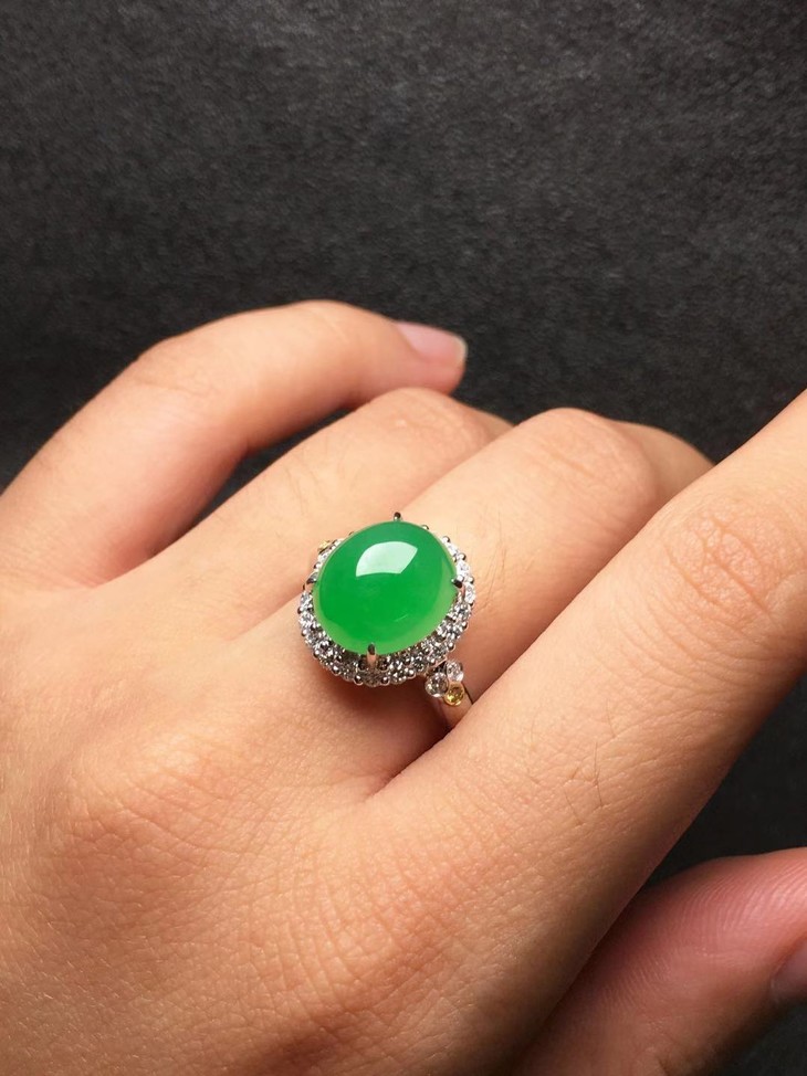 z29499翡翠冰种蛋面戒指