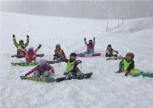 【寒假】日本安比夏油高原5日滑雪之旅 2019年1月23日 2019年1月23日-1月27日往返机票+4晚住宿+专车接送+保险成人 商品图2