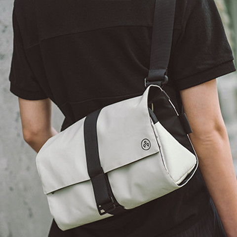 未行便携斜挎包 轻便随身包