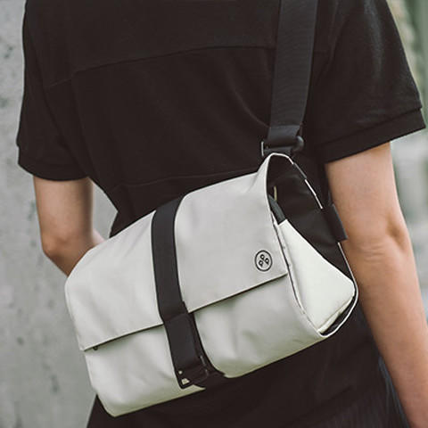 未行便携斜挎包 轻便随身包 商品图0