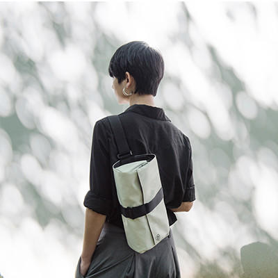 未行便携斜挎包 轻便随身包 商品图1