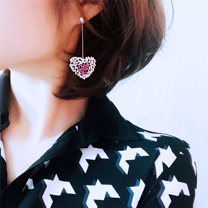 渐变粉桃心耳环