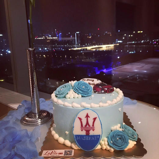 玛莎豪车花朵蛋糕 (图片为6寸效果)