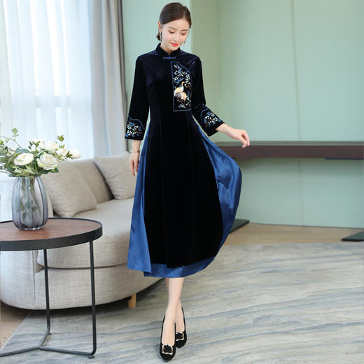 下架1130中国风长袖金丝绒连衣裙复古唐装刺绣盘扣改良旗袍女装ss9831
