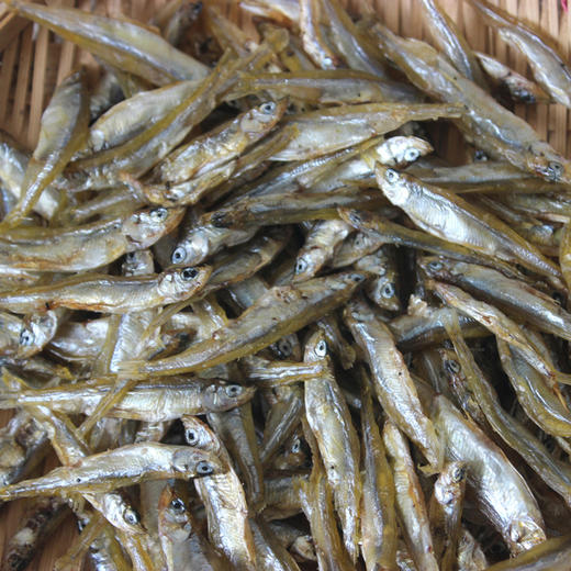 出口到日本卖1美金一条 鸭绿江春生鱼干/白鳔鱼干 一口一个鲜