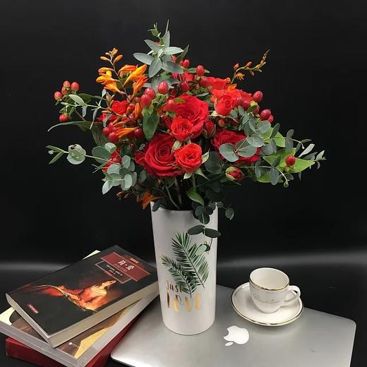 家庭插花系列 每周一花1月4束家庭搭配花束鲜花包月 云南花好多鲜花 家庭插花系列 每周一花1月4束家庭搭配花束鲜花包月 云南花好多鲜花
