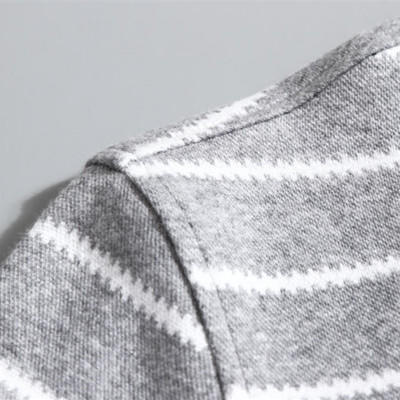 【针织衫男】秋季新款男士V领套头假两件针织衫灰白条纹毛衫 商品图5