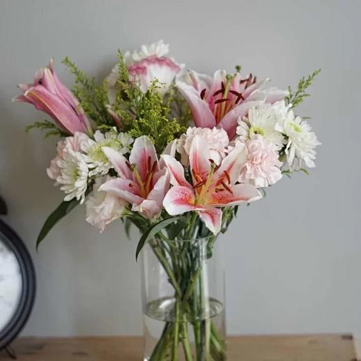 家庭插花系列 每周一花1月4束家庭搭配花束鲜花包月 云南花好多鲜花 家庭插花系列 每周一花1月4束家庭搭配花束鲜花包月 云南花好多鲜花