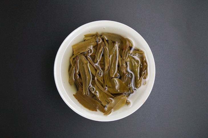 茶鲜森2018年春茶奇花香普洱茶生茶头春