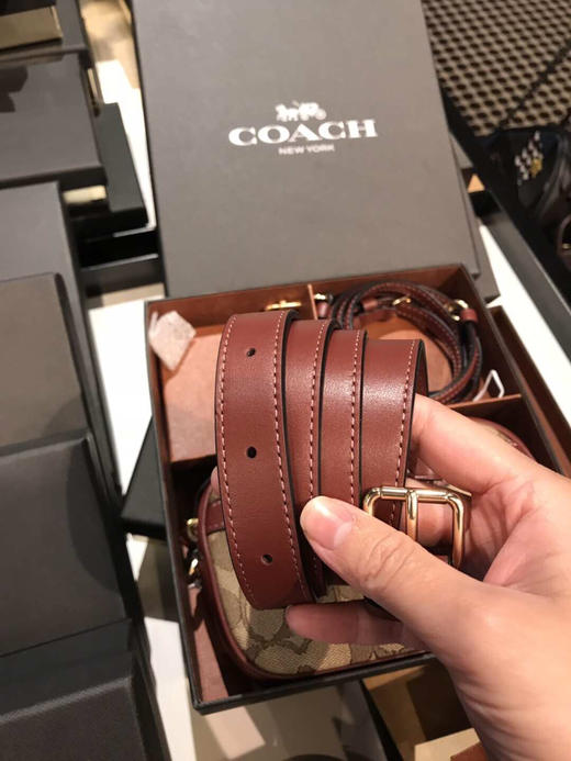 美现！亏本出￥598！Coach 胸包腰包两用礼盒 送人自用都很不错！很实用的小包 商品图2