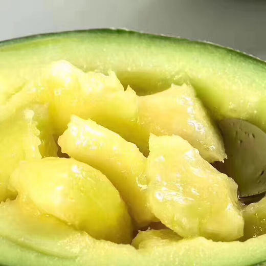 静冈网纹瓜瓜如其名口口甜蜜丝丝绵蜜果香浓郁切开蜜瓜淡雅的清香扑鼻