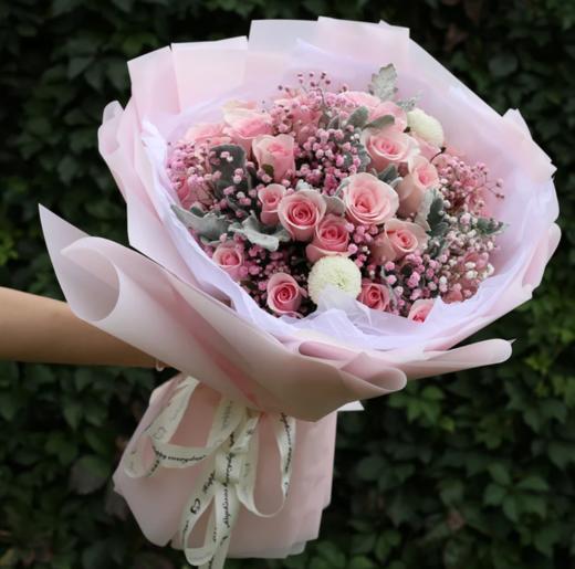 粉色梦幻	 --19枝粉玫瑰,白色乒乓菊 满天星搭配（1656） 商品图0